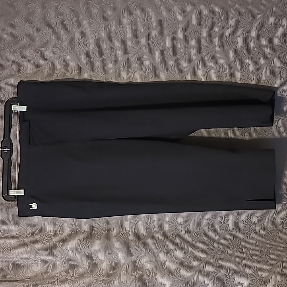 🌸Lizgolf Kylie Capris, Black, Size 16